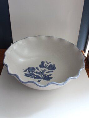Pfaltzgraff Yorktowne Fluted Bowl 9” wide